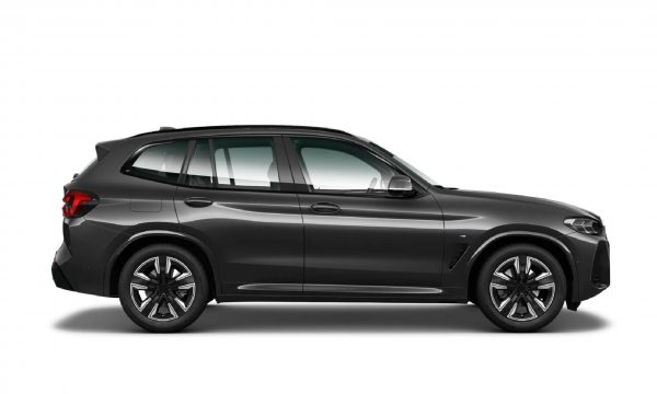 BMW-X3-2080x1280