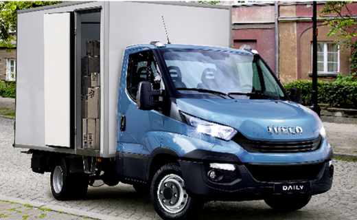 iveco-daily-cabinato-cella-frigo-fronte